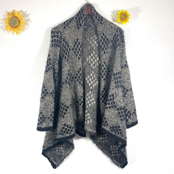 BCBGMAXAZARIA Soft Fuzzy Waterfall Ooen Sweater Pocket Cardigan Sz Small Women - Picture 1 of 12